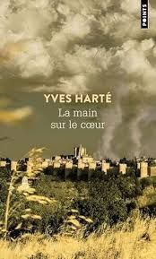 MAIN SUR LE COEUR, LA